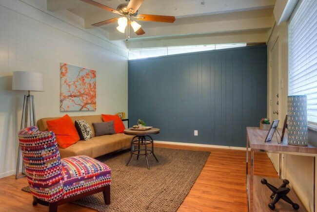 Foto del edificio - 3011 Whitis Ave