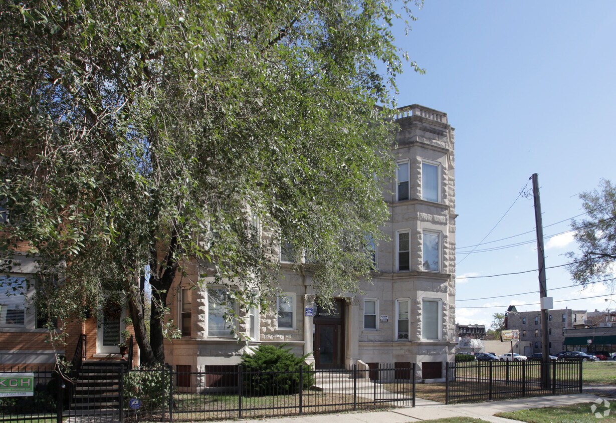 Building Photo - 4219-4221 S Ellis Ave