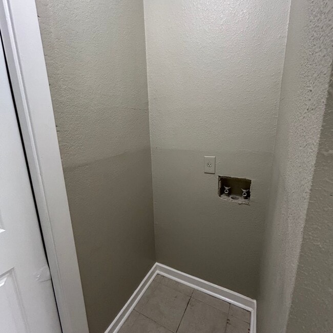 Foto del edificio - 1217 Armadillo Rd