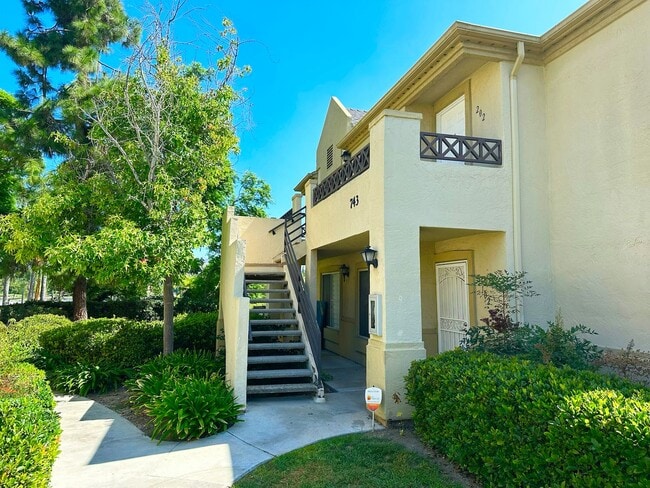 Building Photo - 743 Brookstone Rd
