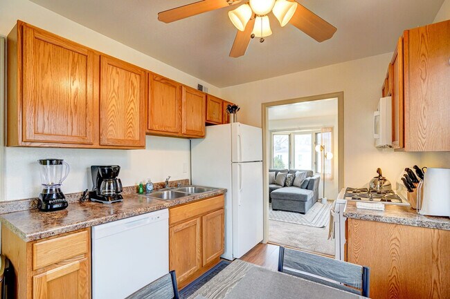 Foto del edificio - 5123 University Ave