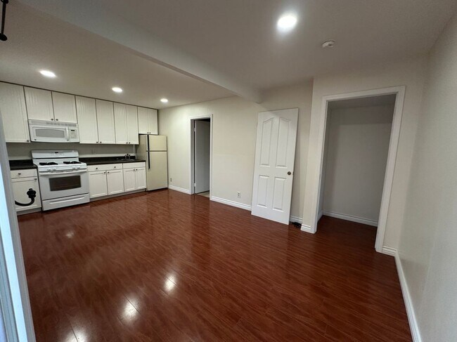 Foto del edificio - 1856 Pamela Ct