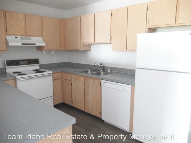 Building Photo - 1486 Northwood Dr