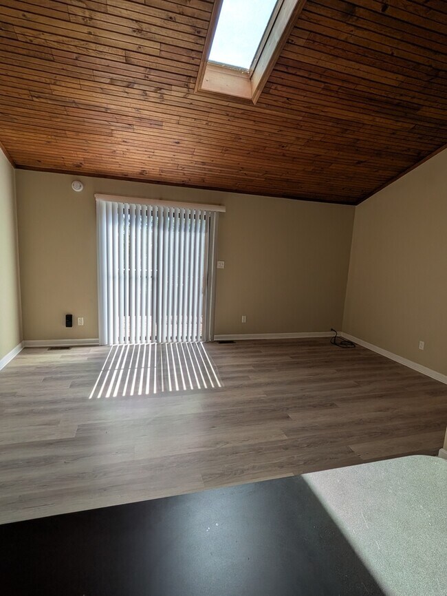 Foto del edificio - 2552 Knightsbridge Ln