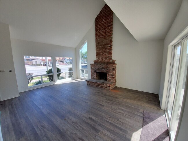 Foto del edificio - 2920 E Artesia Blvd