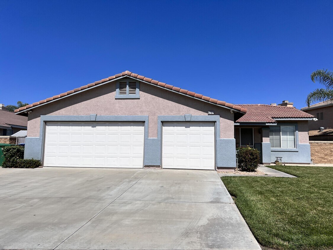 Photo - 6767 Icelandic St (Corona, CA)