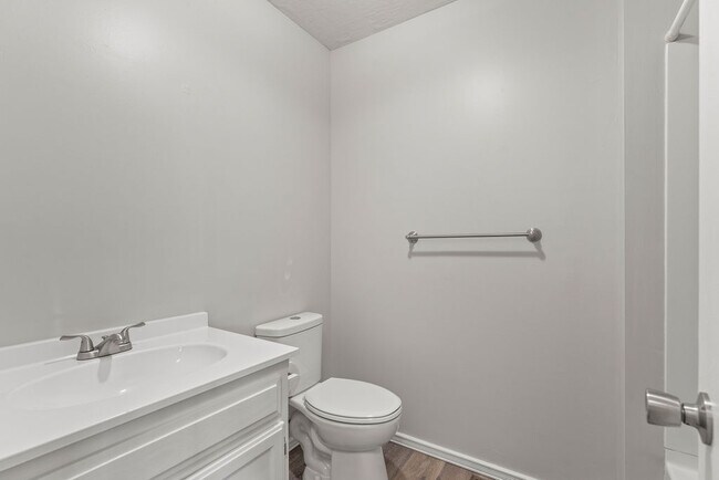 Foto del edificio - 2435 N Homewood Ave