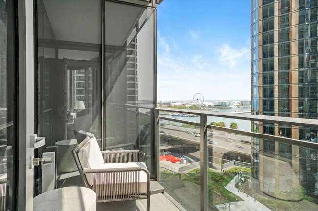 Building Photo - 445 E Waterside Dr