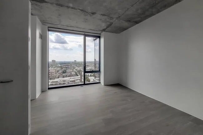 Building Photo - 2107 S Wabash Ave