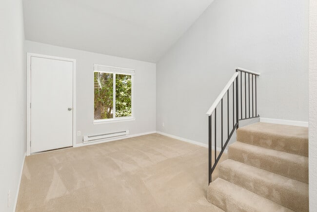 Building Photo - 10834 NE 148th Ln