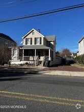 Building Photo - 327 Roosevelt Ave