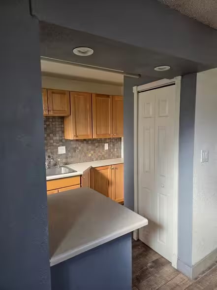 Building Photo - The Crest