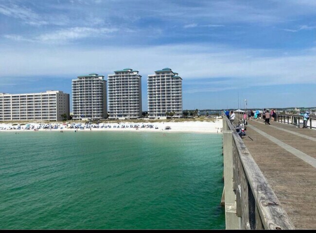 Foto del edificio - 2751 Bay Club Dr