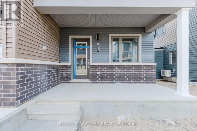 Building Photo - 822 Parnian Private