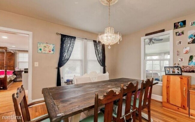 Building Photo - 4 br, 2 bath House - 538 Wilson Pl