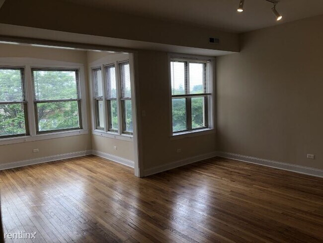 Foto del edificio - 4844 N Drake Ave
