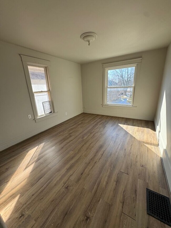 Foto del edificio - 938 Lincoln Ave