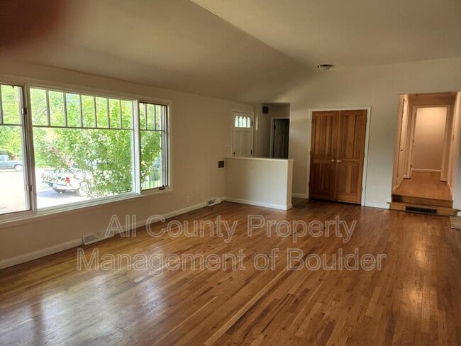 Building Photo - 245 Devon Pl
