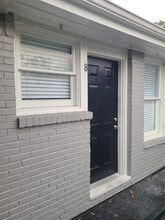 Building Photo - 4414 Woodside St