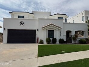 Building Photo - 1605 Playa Del Sol St