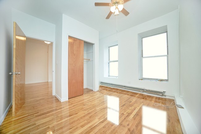 Building Photo - 154 E 110th St