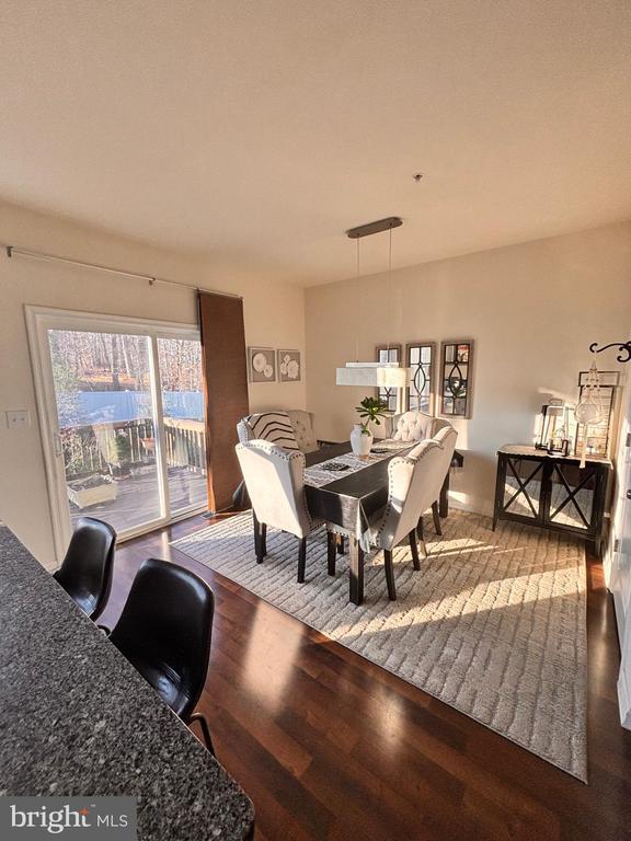 Foto del edificio - 328 Dawson Pl