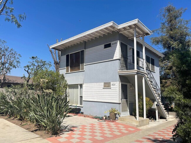Building Photo - 4237 Edenhurst Ave