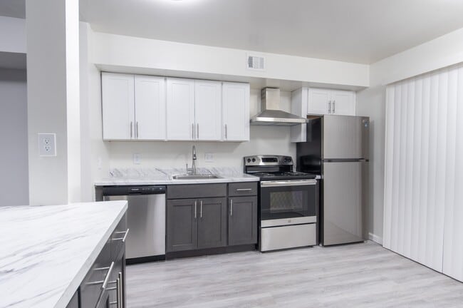 Stainless Steel Appliances - Valley Run
