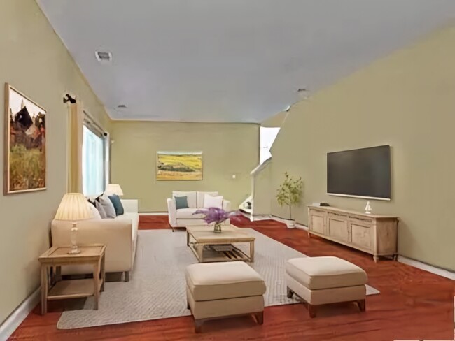 Building Photo - 210 Red Oak Dr