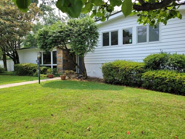 Foto del edificio - 3020 Brandywine St NW