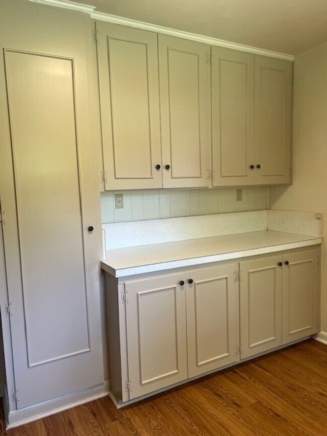Building Photo - Quaint Home in North Denton -MUST SEE