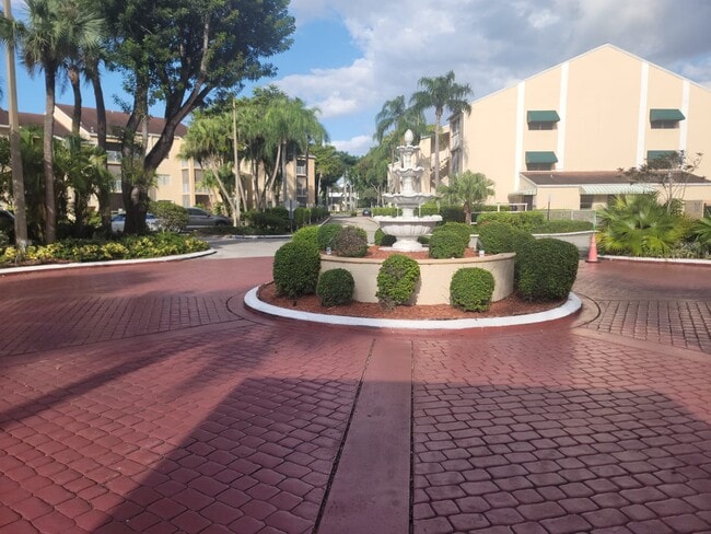 Building Photo - 15285 SW 107th Ln