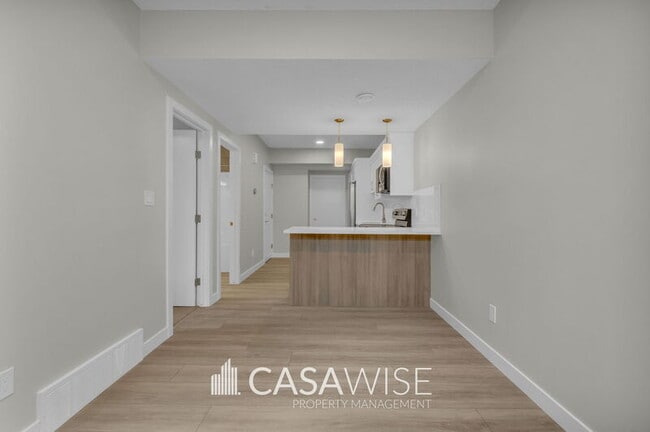 Building Photo - 1053 Berg Pl