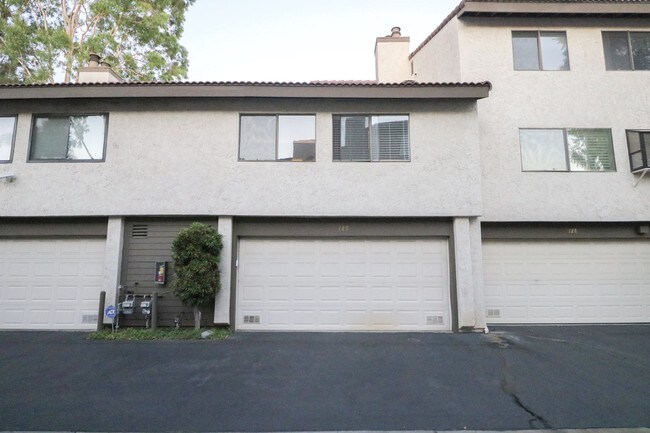 Building Photo - 21500 Califa St