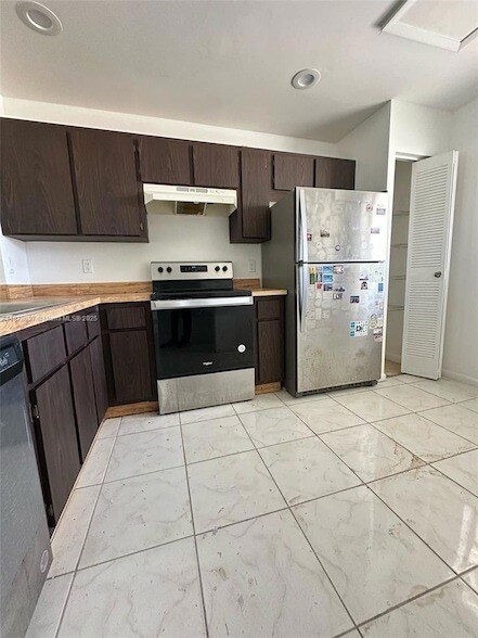 Foto del edificio - 861 NE 209th Terrace