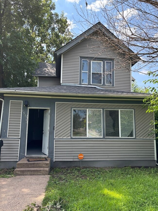 Building Photo - 1509 N 44th Ave