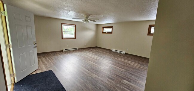 Foto del edificio - 245 Hillside Circle