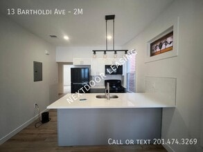 Building Photo - 13 Bartholdi Ave