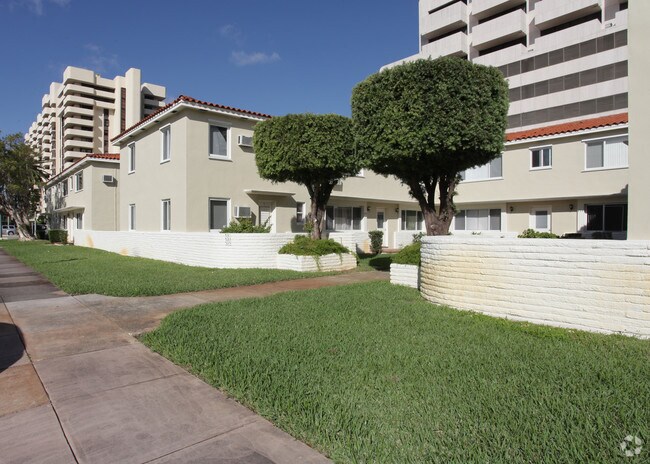 Building Photo - 539 Valencia Ave