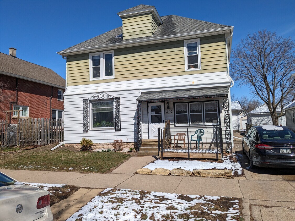 Foto principal - 310 E 9th St
