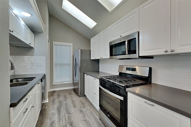 Foto del edificio - 17326 Masonridge Dr