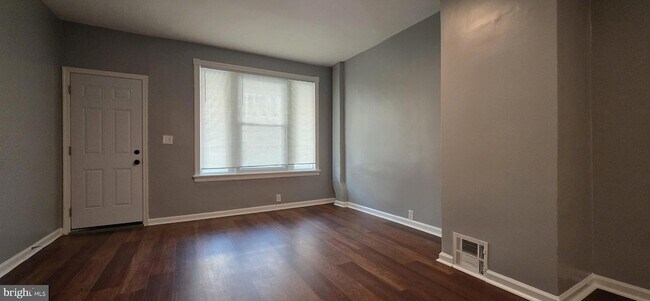 Foto del edificio - 1438 S Marston St