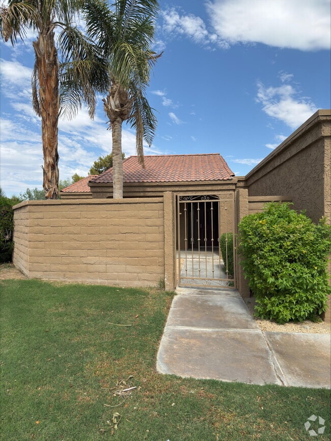 Building Photo - 44299 Capri Ct