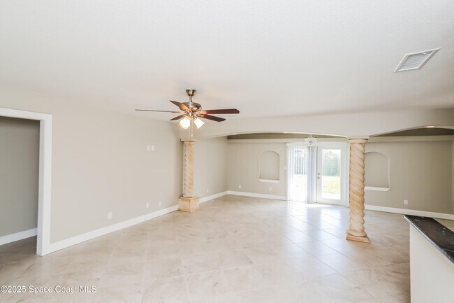 Foto del edificio - 650 Estaugh St NW