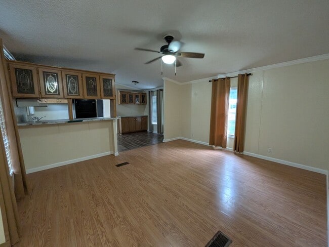 Building Photo - 7988 Hickory Hollow Dr