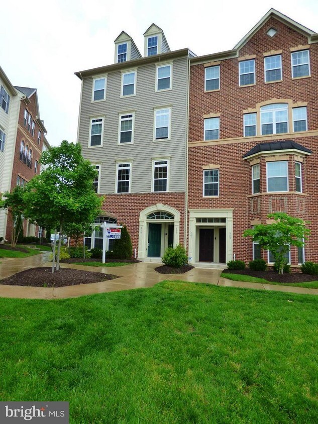 Primary Photo - 339 Chessington Dr