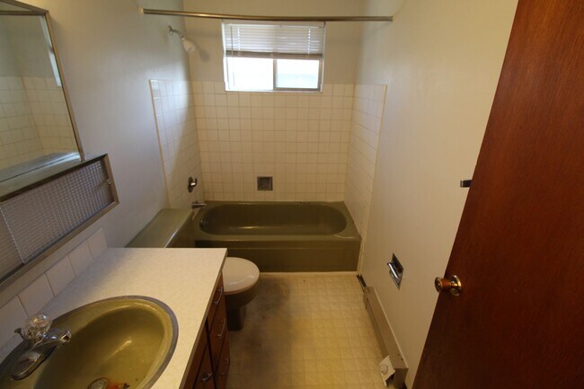 Foto del edificio - 1223 E Nora Ave