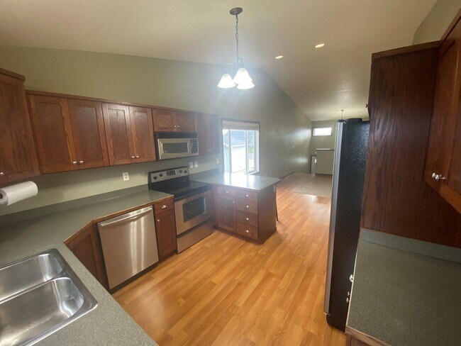 Foto del edificio - 3 Bedroom, 2 Bathroom Home in West Fargo -...