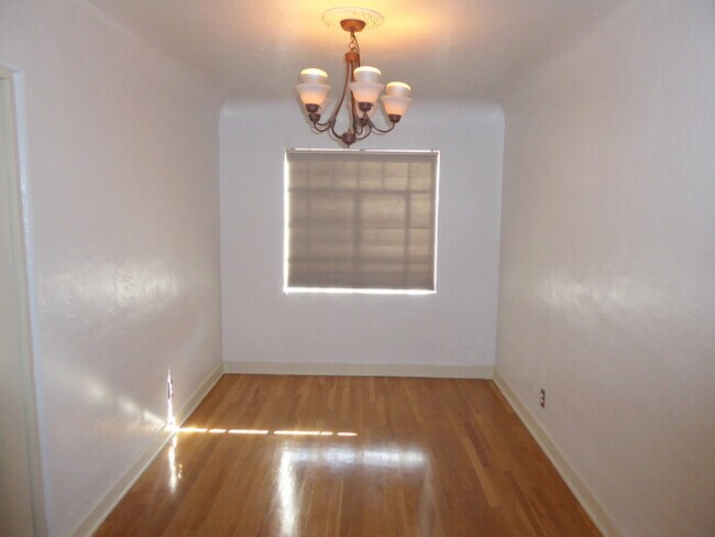 Foto del edificio - SCHEDULE YOUR SHOWING TODAY