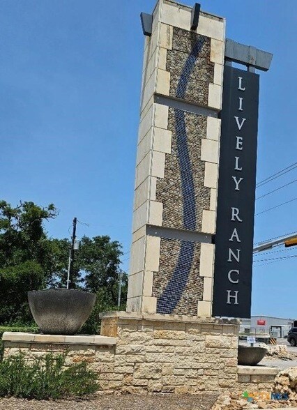 Building Photo - 2105 Four Waters Lp